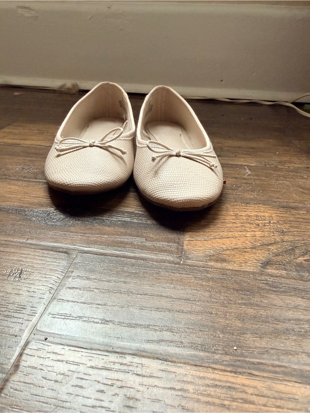 H&M Beige Women’s Ballet Flats - Picture 6 of 6